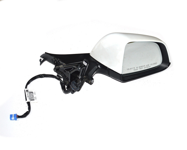 Зеркало правое есть повреждения уголка TESLA MODEL Y 1594112-00-B 1609791-00-D Зеркало правое есть повреждения уголка TESLA MODEL Y 1594112-00-B 1609791-00-D