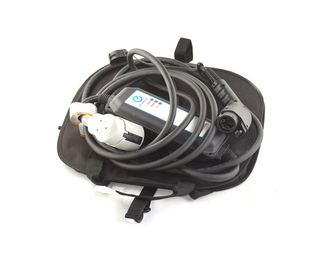 Зарядное устройство с кейсом Nissan Leaf 2018 Зарядное устройство с кейсом Nissan Leaf 2018