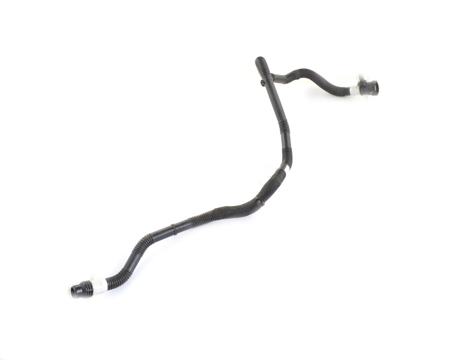 Патрубок трубопровода батарей от помпы TESLA MODEL 3