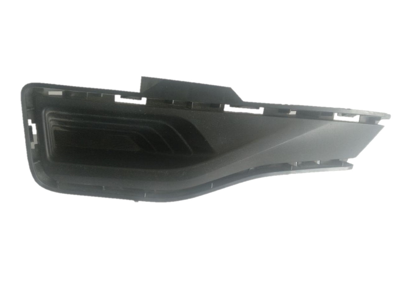 Заглушка противотуманной фары правая Nissan Leaf 2018