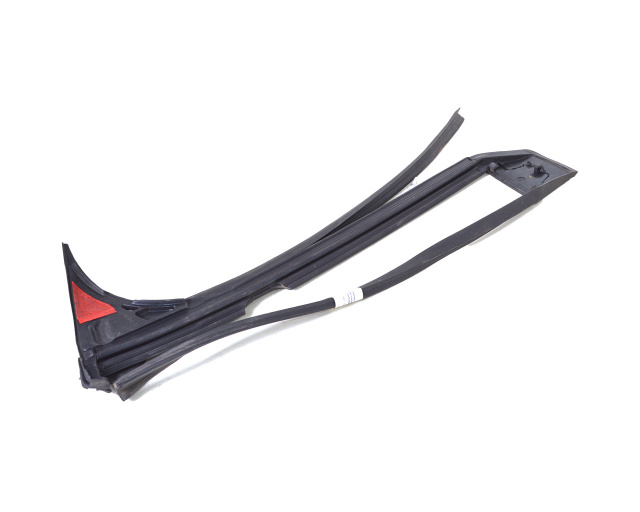 Уплотнитель центральной стойки левой (под накладку с камерой) Tesla Model X 1032153-00-D