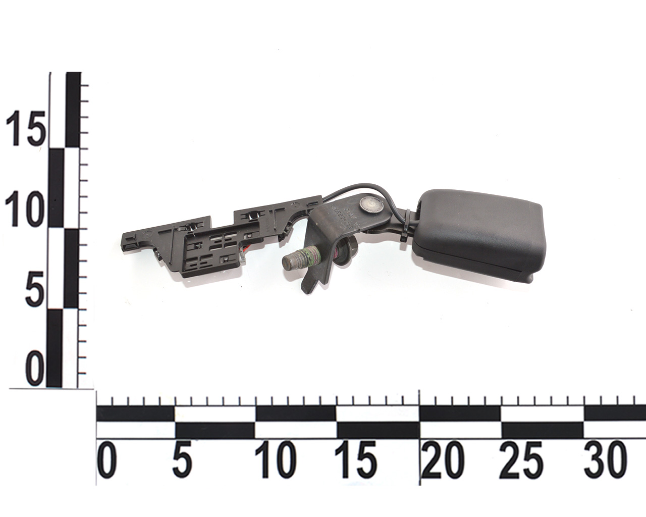 Замок ремня безопасности с регулятором задний левый TESLA MODEL 3 Замок ремня безопасности с регулятором задний левый TESLA MODEL 3