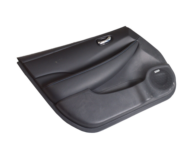 Обшивка двери (карта) передняя правая NISSAN LEAF