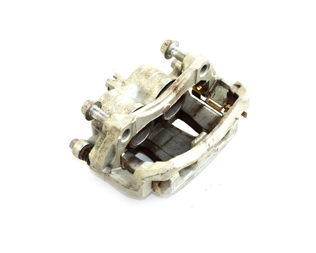 Суппорт левый передний Nissan Leaf 2018 Суппорт левый передний Nissan Leaf 2018