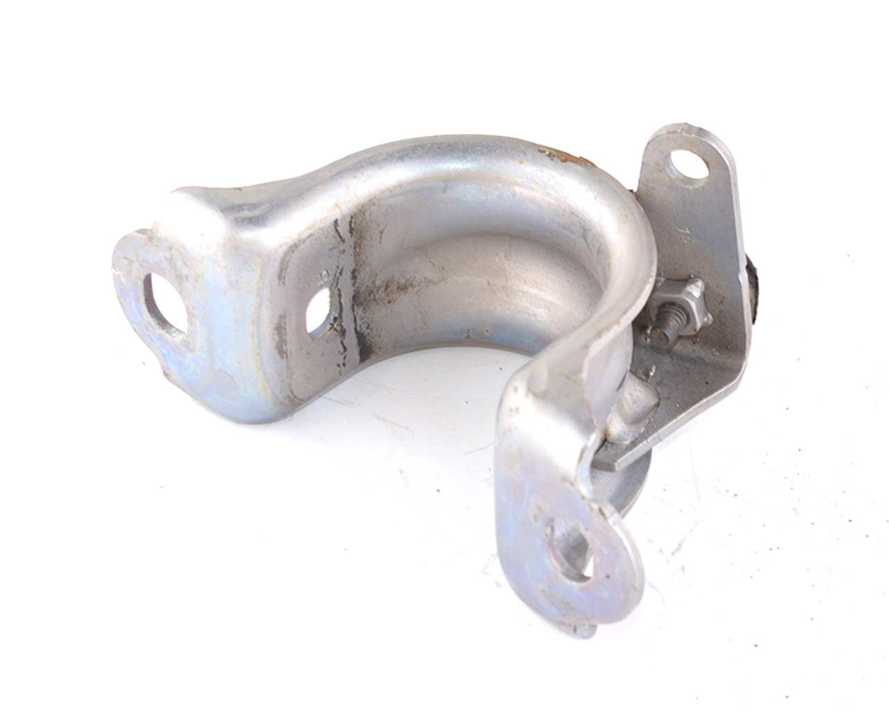 Скоба втулки стабилизатора переднего праваяTESLA MODEL 3 Скоба втулки стабилизатора переднего праваяTESLA MODEL 3