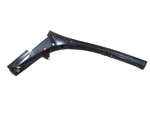 Накладка  багажного проема правая TESLA MODEL X  1047321-00-E