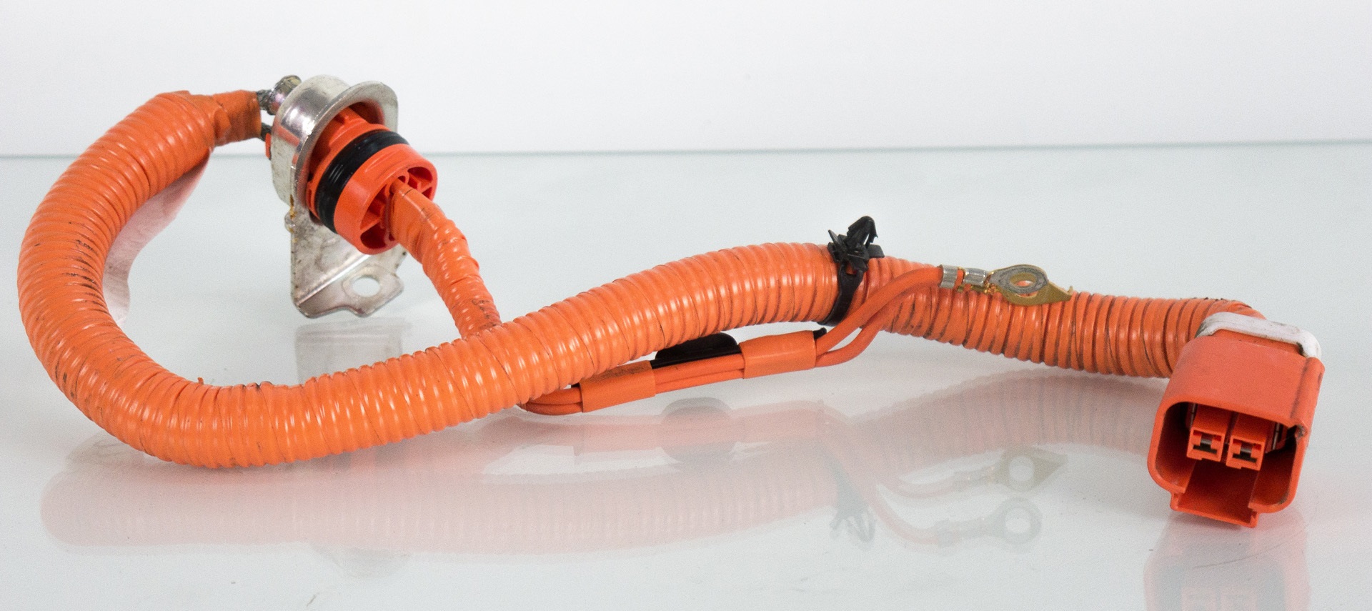 Кабель силовой инвертер-компрессор NISSAN LEAF SV Кабель силовой инвертер-компрессор NISSAN LEAF SV