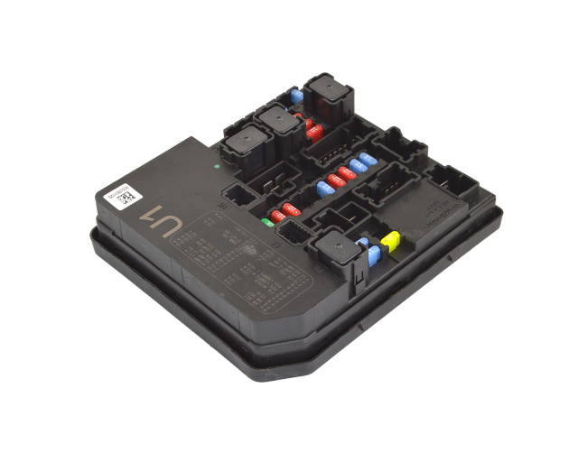 Блок предохранителей подкапотный лев NISSAN LEAF (10-17) 284B7-3NA0A