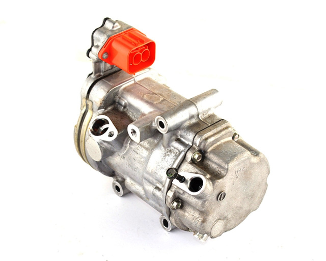 Компрессор кондиционера Nissan Leaf 2018 (S) Компрессор кондиционера Nissan Leaf 2018 (S)