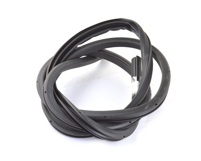 Уплотнитель дверного проема задний Nissan Leaf 2018