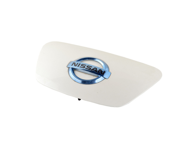 Крышка лючка зарядного порта(белая) NISSAN LEAF