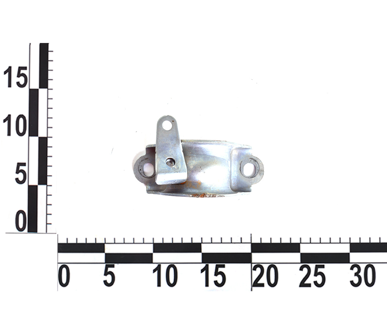 Скоба втулки стабилизатора переднего левая TESLA MODEL 3