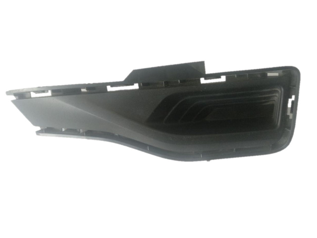 Заглушка противотуманной фары левая Nissan Leaf 2018