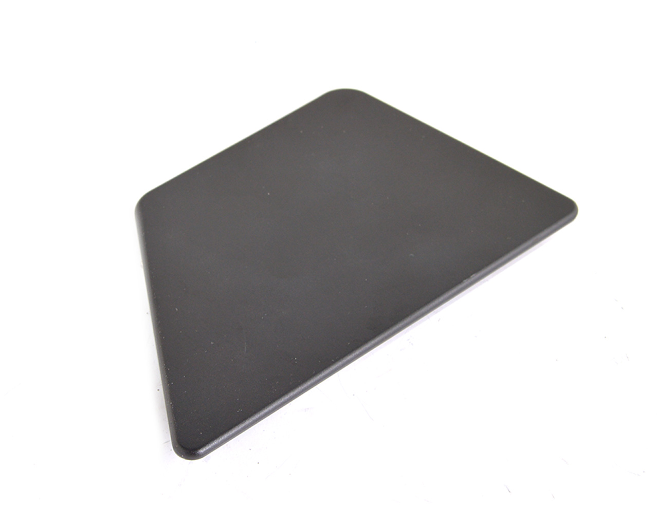 Накладка нижняя стойки левая наружная TESLA MODEL 3