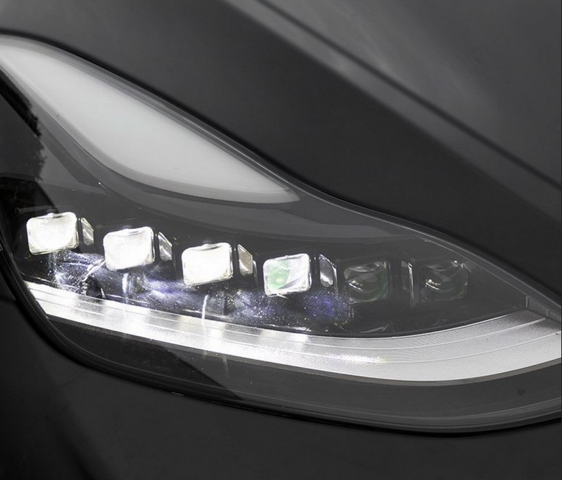 Светит, не слепит и отличается долговечностью: всё об оптике Tesla Model 3