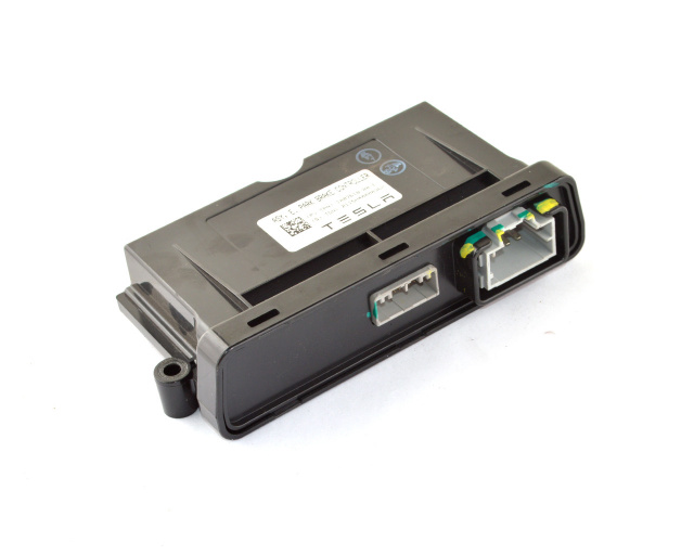 Блок контроля стояночного тормоза TESLA MODEL S, SR, X