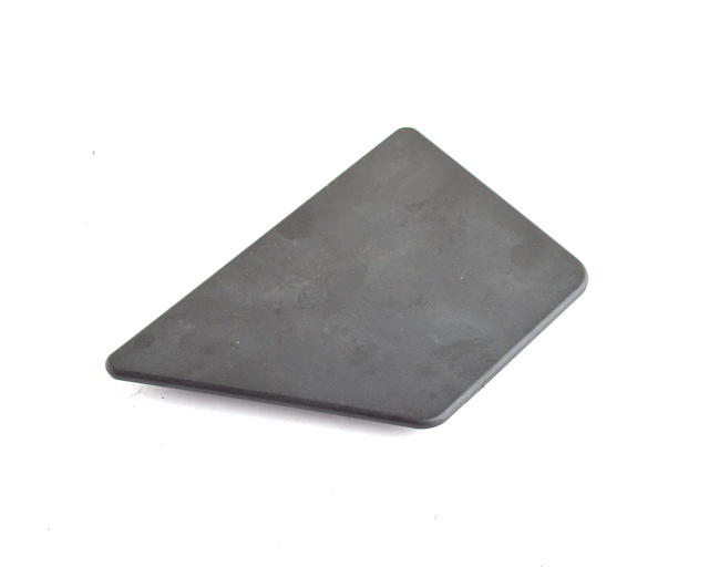 Накладка нижняя стойки правая наружная TESLA MODEL 3