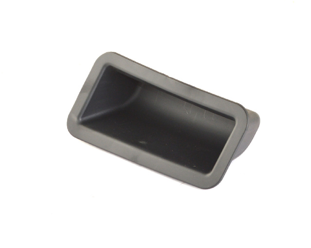 Ручка крышки багажника, левая сторона (внутренняя) TESLA MODEL S, SR