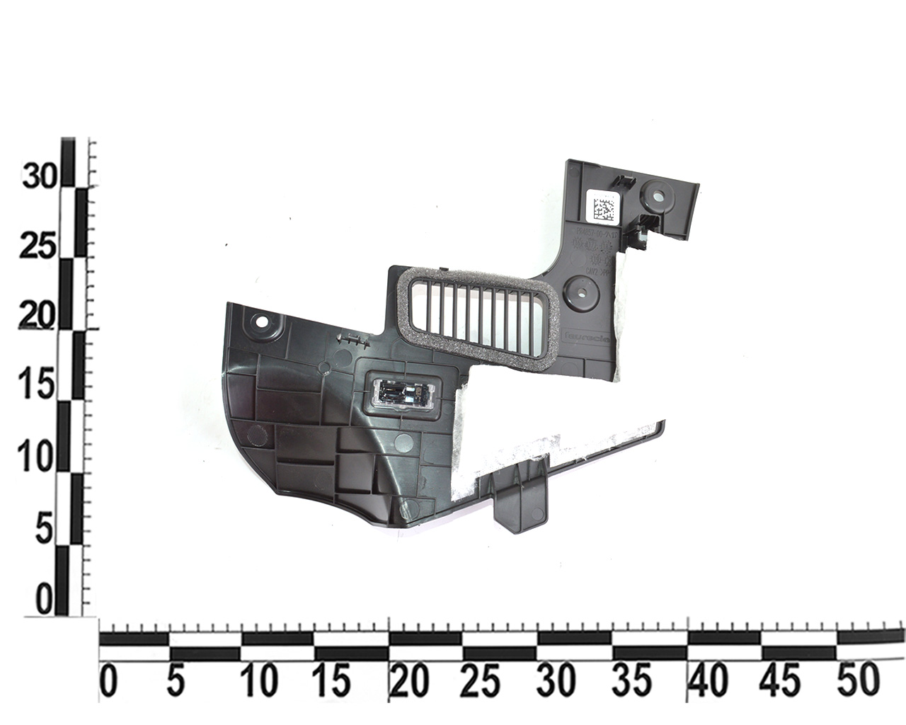 Накладка торпеды нижняя TESLA MODEL 3
