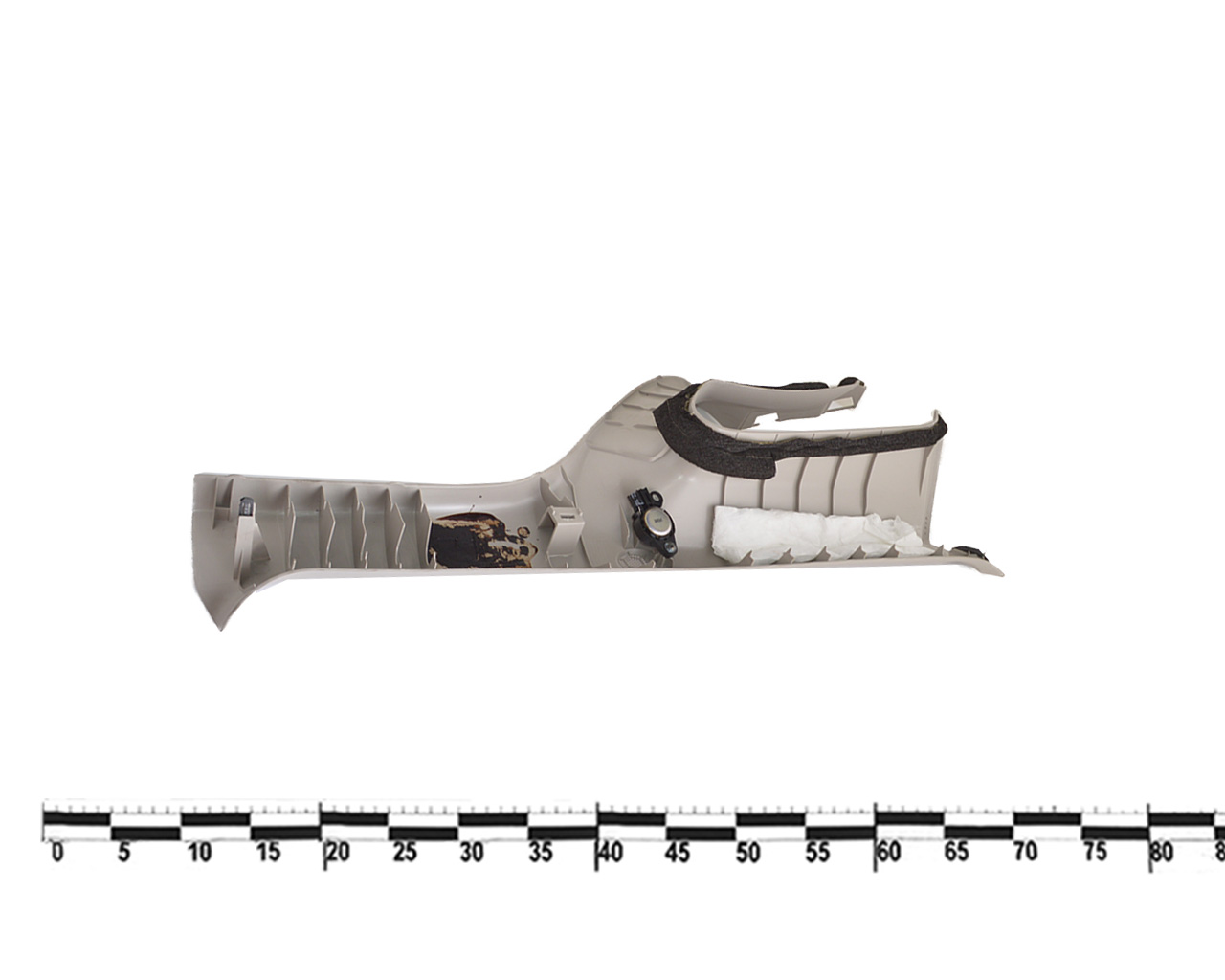 Накладка передней стойки левая бежевая  NISSAN LEAF