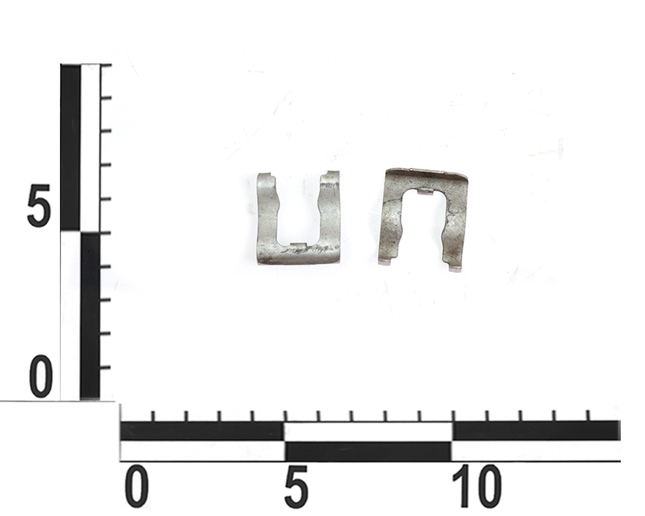 Скоба тормозной шланги TESLA MODEL 3 Скоба тормозной шланги TESLA MODEL 3