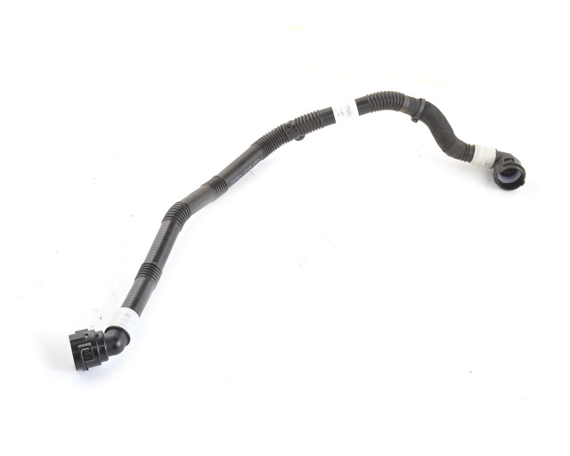 Патрубок трубопровода от радиатора TESLA MODEL 3