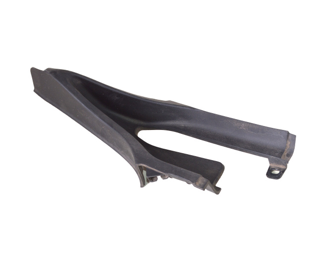 Накладка панели дворников левая Tesla Model X 1064602-00-C Накладка панели дворников левая Tesla Model X 1064602-00-C