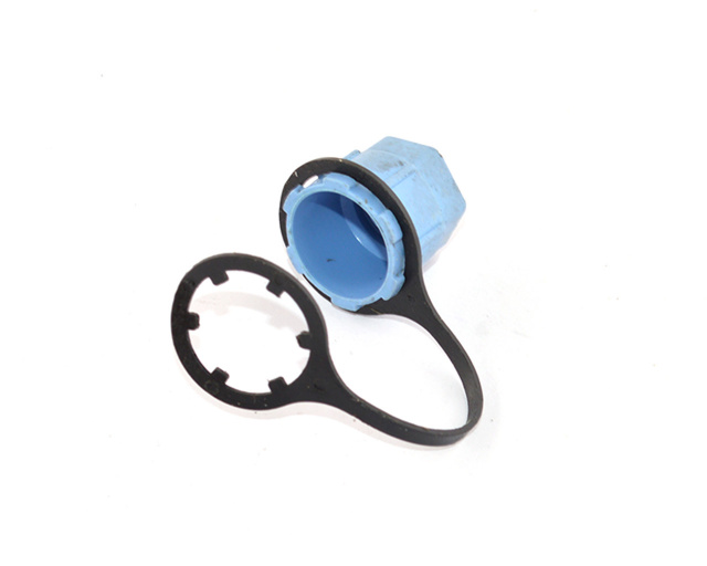 Крышка заправочного клапана натрубку системы кондиционирования (под фрион R134a) TESLA MODEL 3