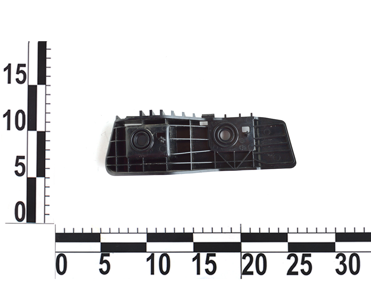 Кронштейн крепления заднего бампера центральный левый TESLA MODEL 3