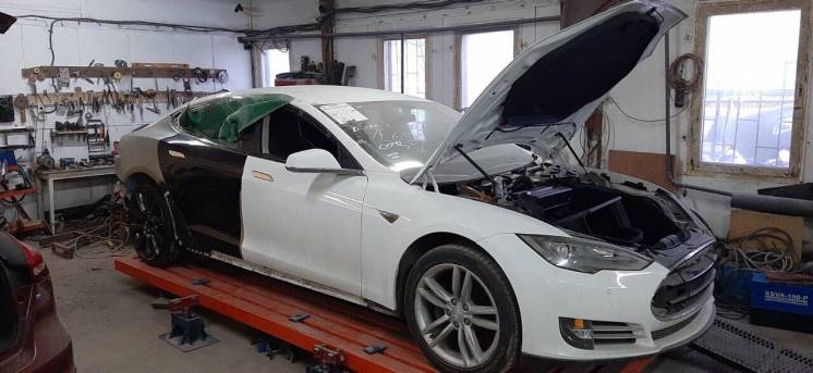 Почему разборка Tesla в Украине – оптимальное место для покупки запчастей на электромобиль Почему разборка Tesla в Украине – оптимальное место для покупки запчастей на электромобиль
