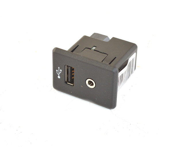 Аудио разъём NISSAN LEAF 2018 S