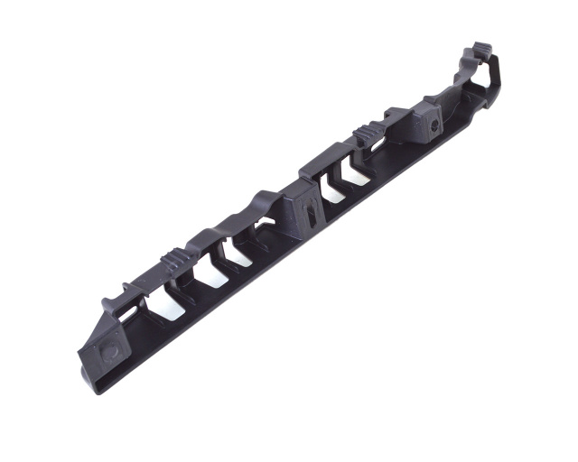 Кронштейн проема задней левый двери нижний (передний) TESLA MODEL X 1056087-00-C