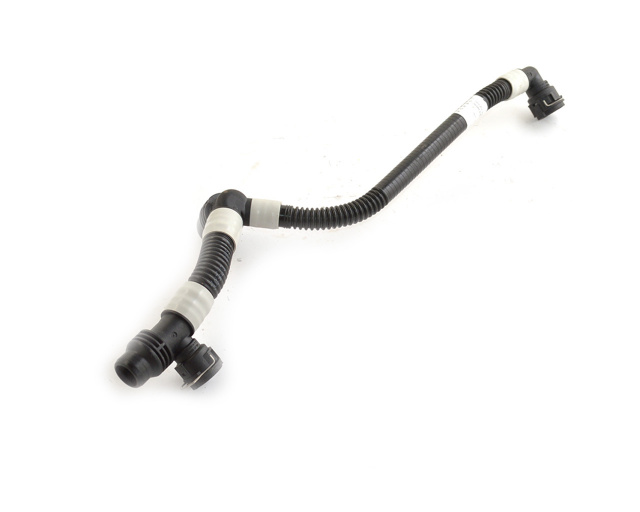 Патрубок трубопровода батарей передний левый TESLA MODEL 3