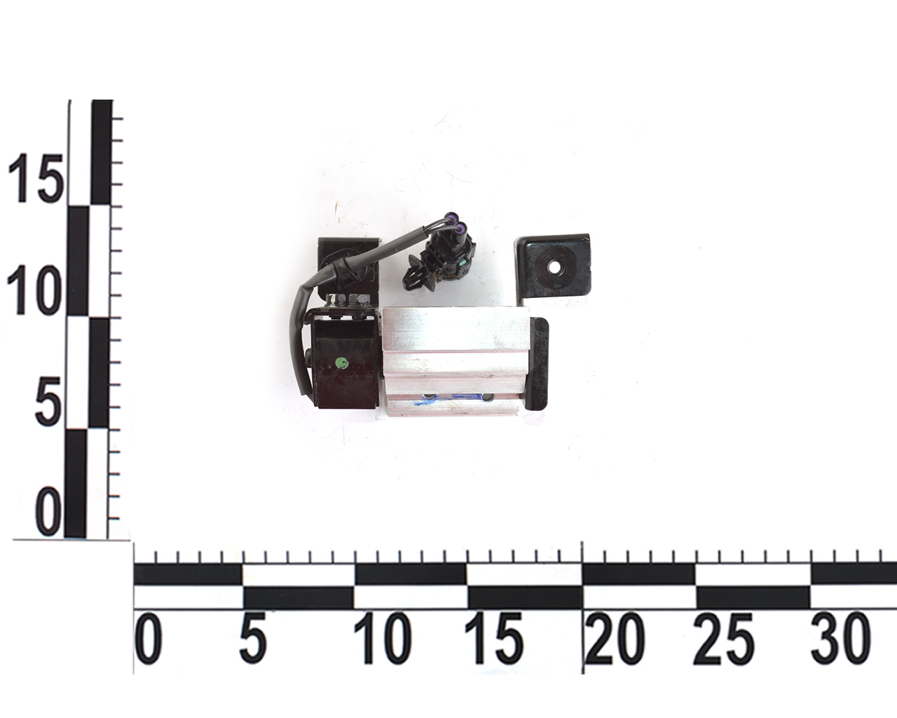 Трехсторонний клапан NISSAN LEAF