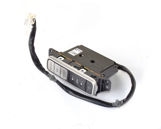 Кнопки управления магнитолой Nissan Leaf SV