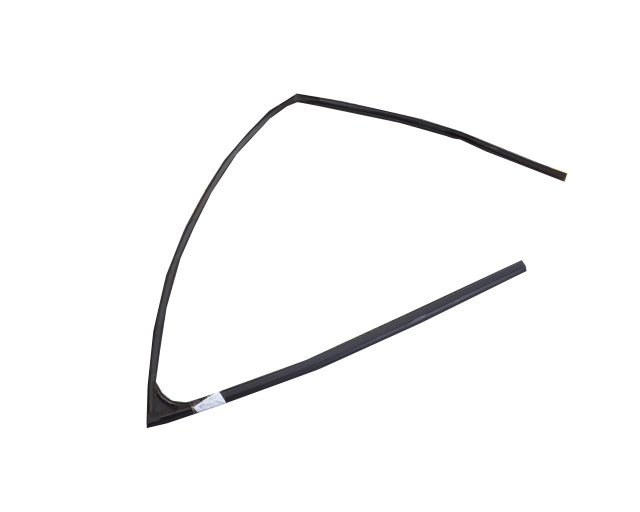 Уплотнитель стекла двери перед лев Nissan Leaf 2018