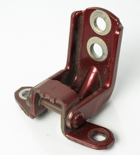 Петля двери задн. нижняя лев NISSAN LEAF (10-18) 82421-AG000 /82421-3NA0A