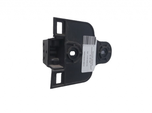 Кронштейн крепления грязезащитного щитка лев. SMART EV  451.390