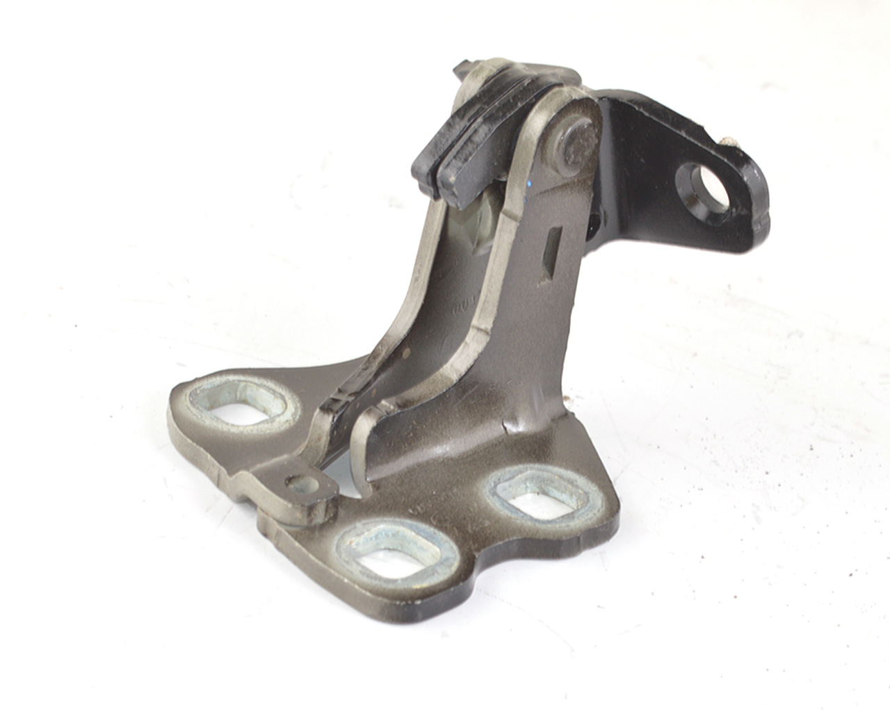 Петля верхняя передней левой двери TESLA MODEL 3