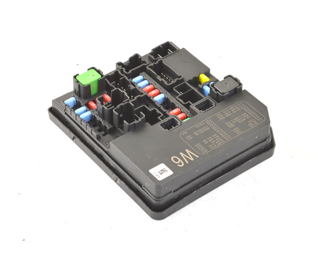 Блок предохранителей подкапотный лев  (W6) NISSAN LEAF