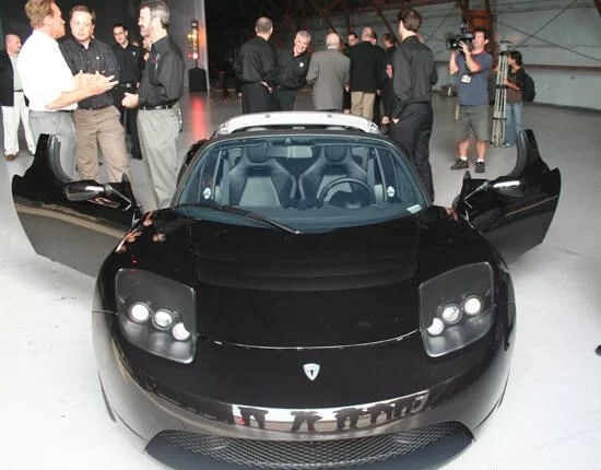 Tesla_roadster_4.jpg