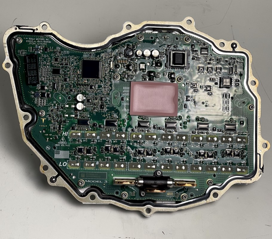 Teslaengine_electronics_3_rear.jpg Teslaengine_electronics_3_rear.jpg