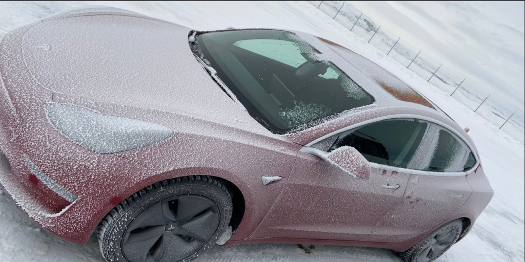 Winter_tesla_Glass Roof.jpg