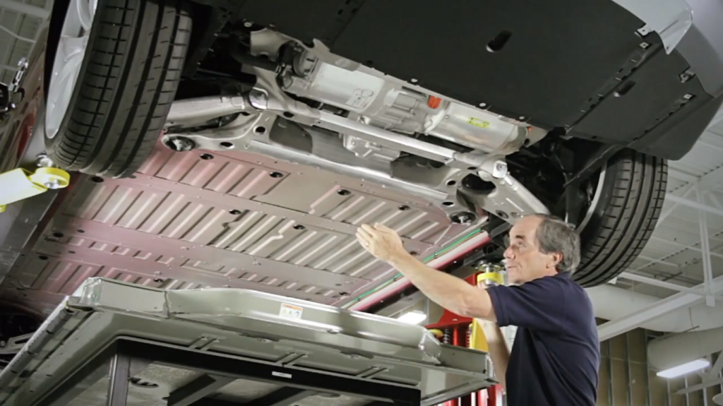 Ron_Moore_Telsa_Model_S-Extrication-HV-EV-Safety-battery-body-structure.png