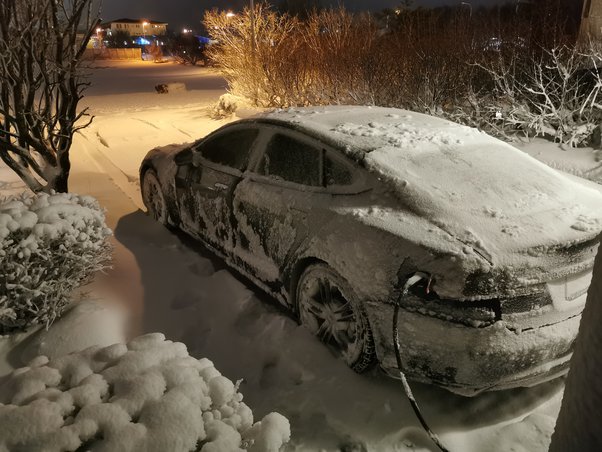 Winter_tesla_charging.jpg