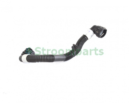 Патрубок от расширительного бачка к радиатору TESLA MODEL 3