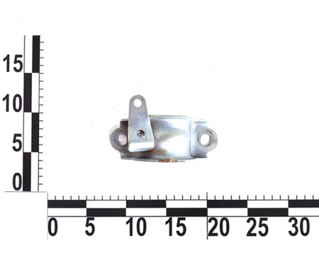 Скоба втулки стабилизатора переднего левая TESLA MODEL 3
