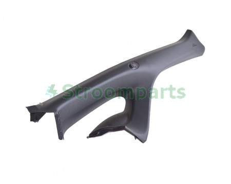 Накладка передней стойки прав Nissan Leaf 2018