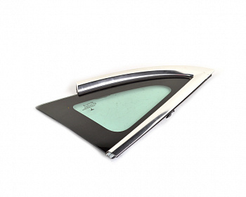 Стекло задней четверти правое TESLA MODEL 3