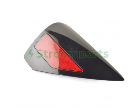 Светоотражающий элемент заднего правого фонаря (катафот) TESLA MODEL 3